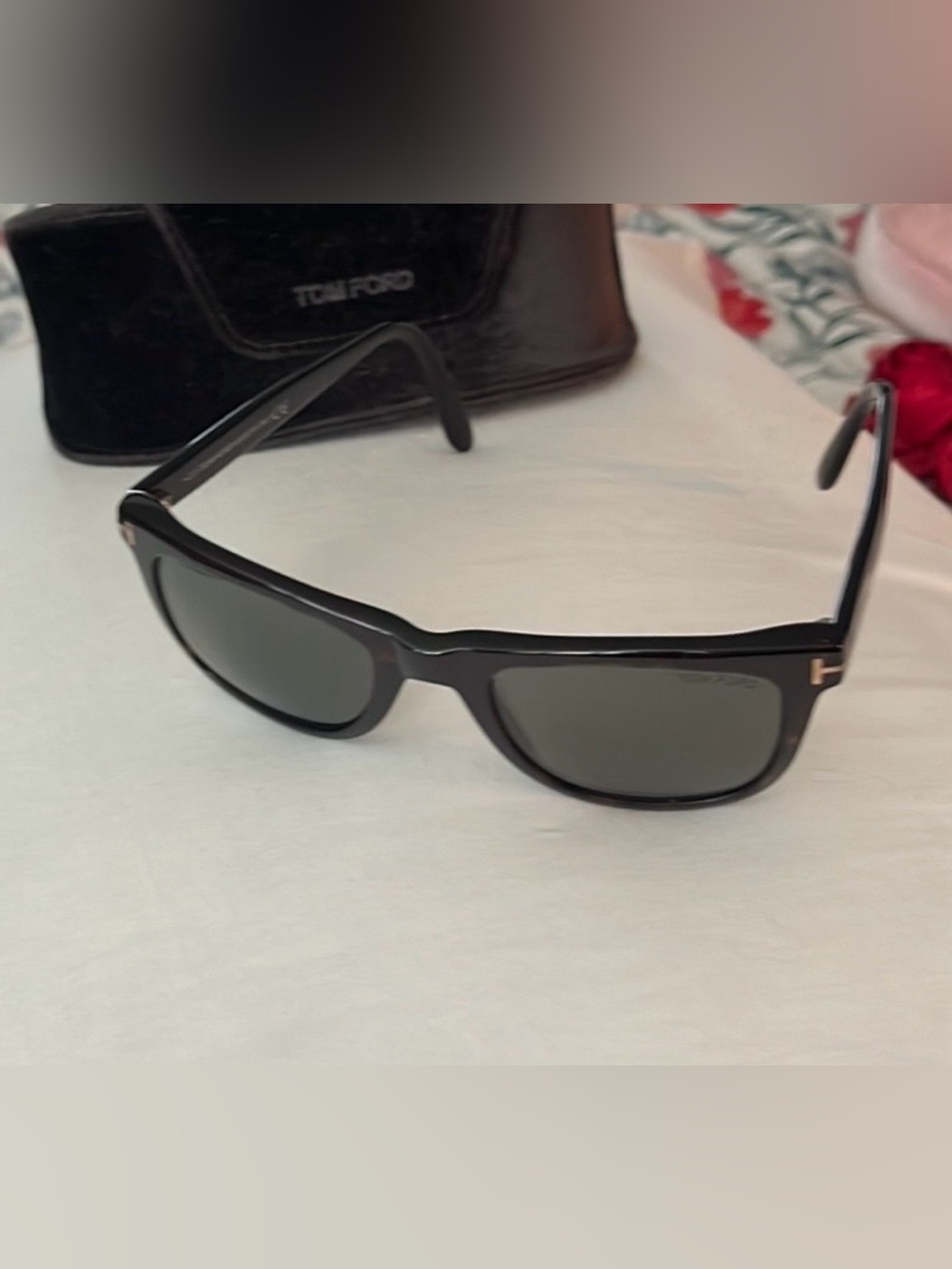 Tom Ford Polarized lenses Sunglasses with case made in Italy